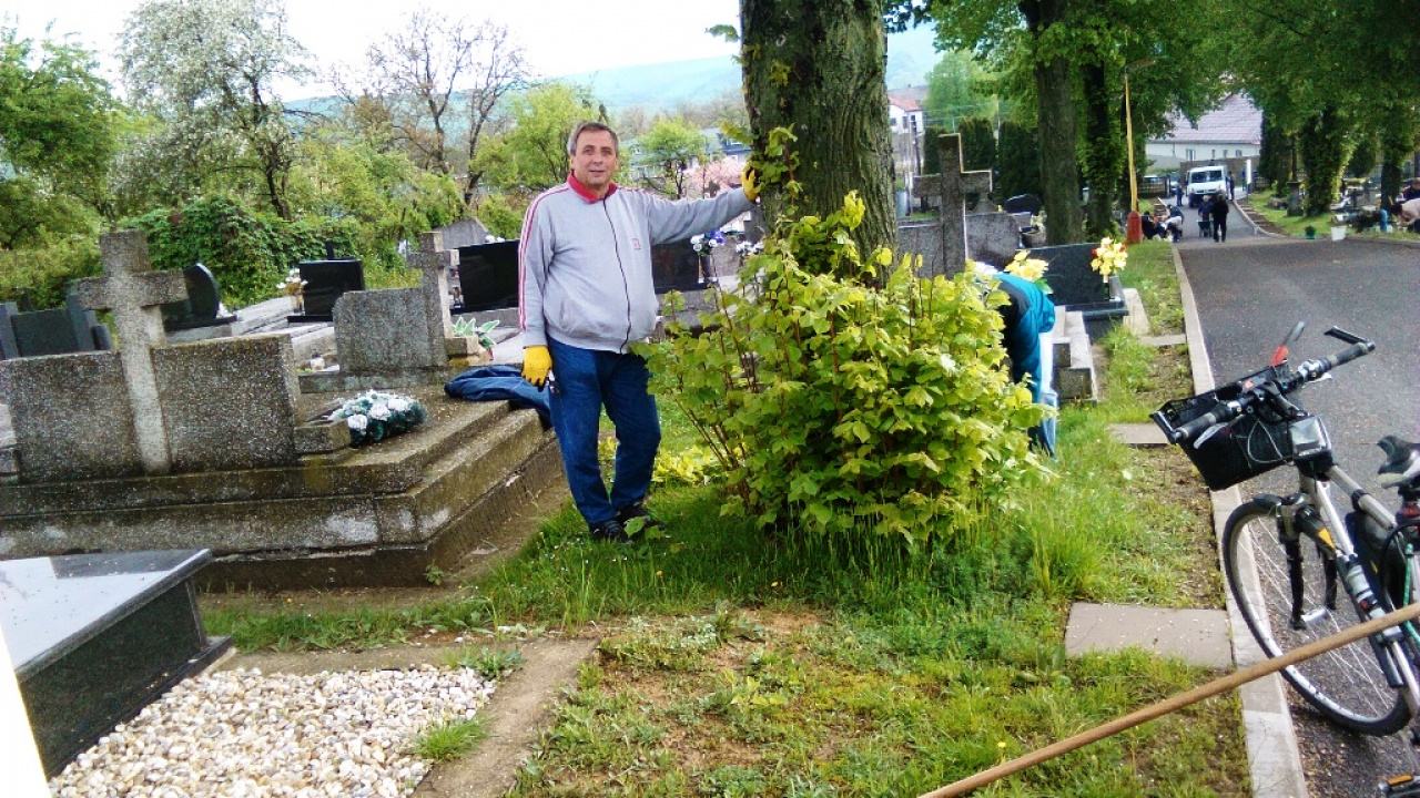 Brigáda na miestnom cintoríne Brigáda na miestnom cintoríne