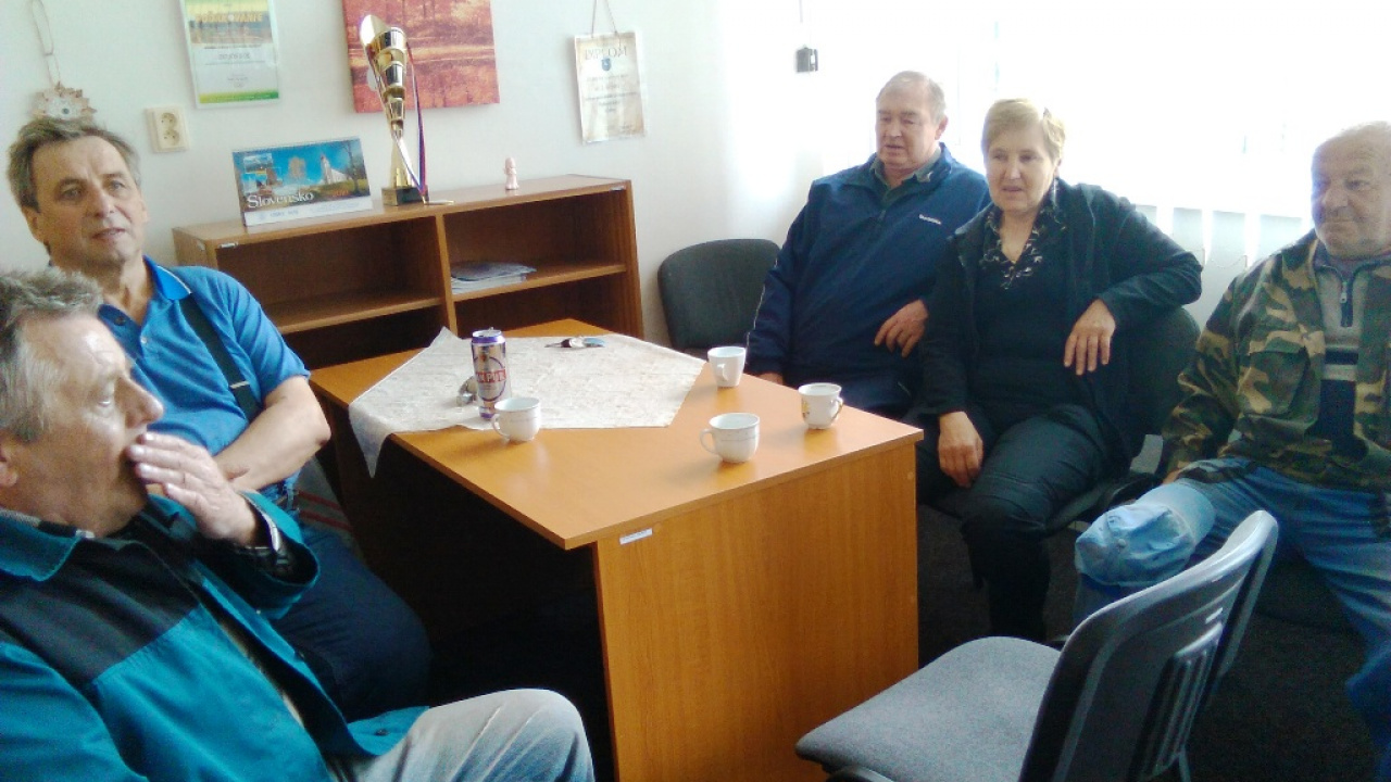 Posedenie pri káve a čaji Posedenie pri káve a čaji